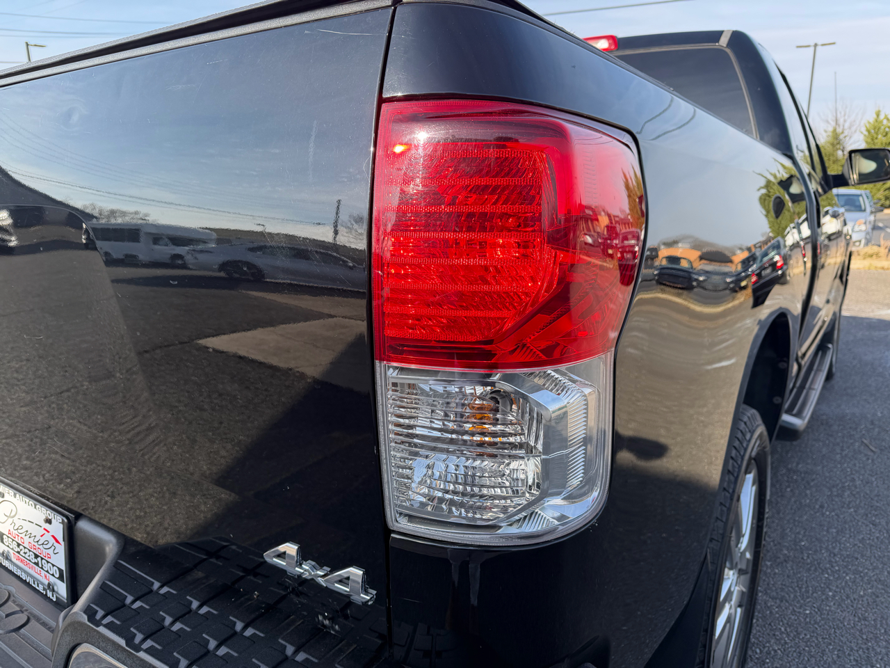 Toyota Tundra 4WD Truck  2011