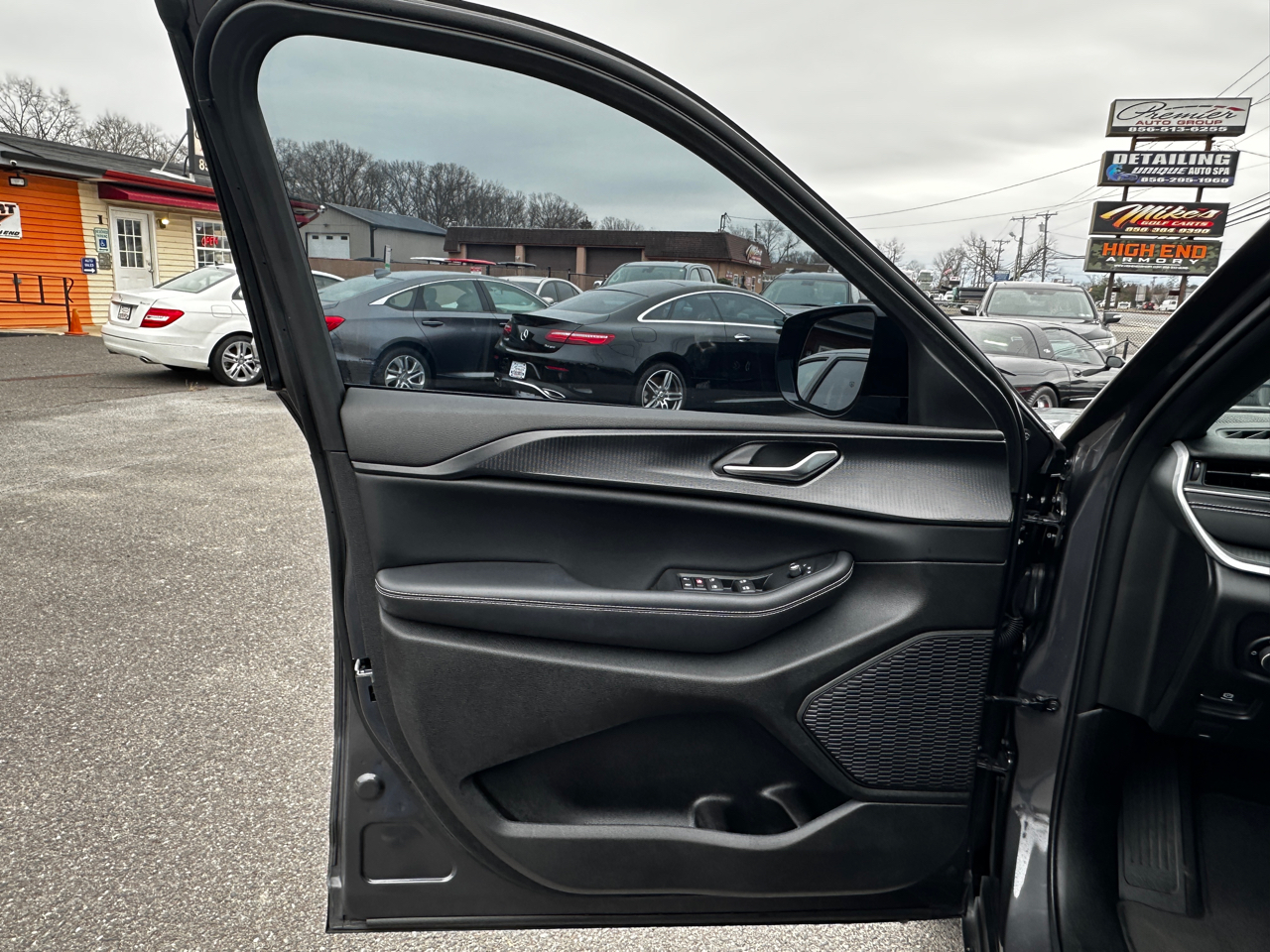 Jeep Grand Cherokee  2023