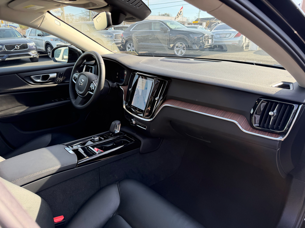 Volvo S60 Recharge Plug-In Hybrid  2024