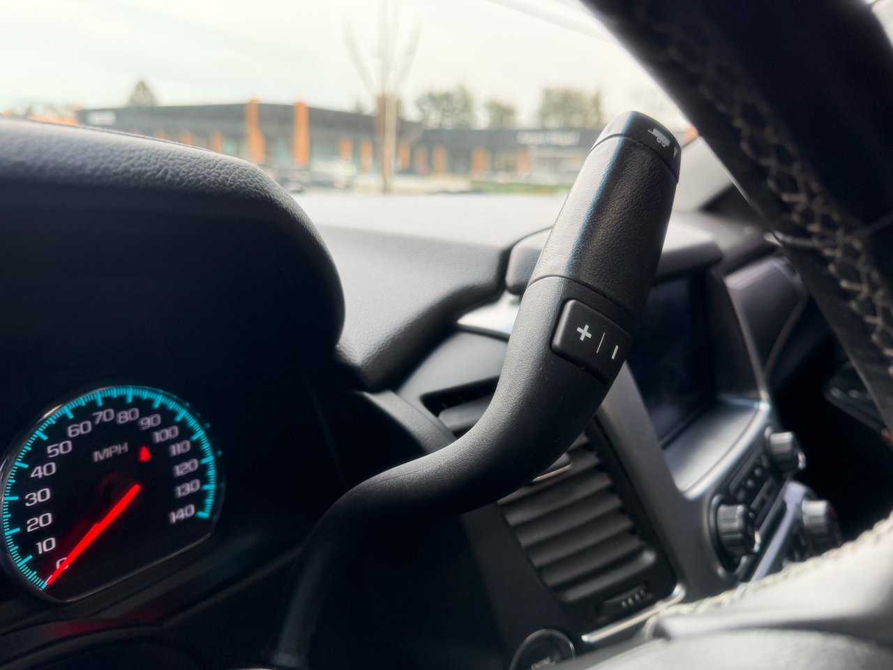 Chevrolet Suburban  2018