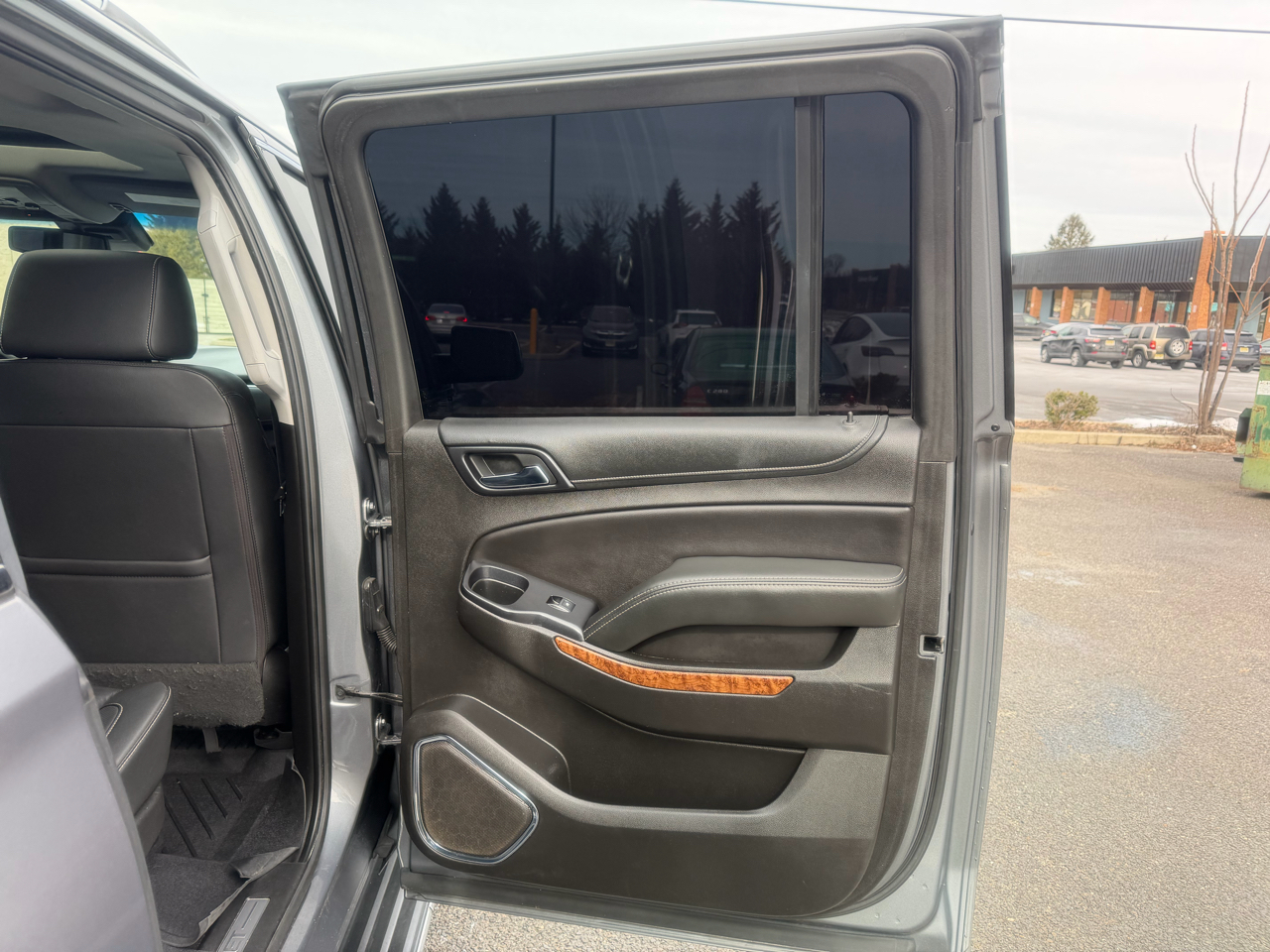 Chevrolet Suburban  2018