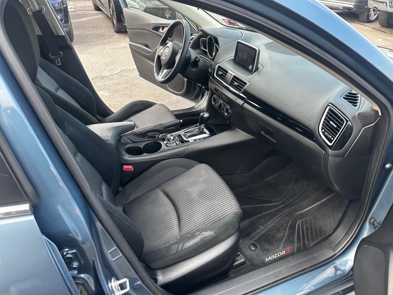 Mazda MAZDA3  2015