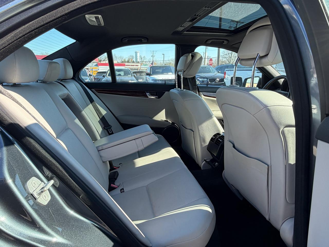 Mercedes-Benz C-Class  2010