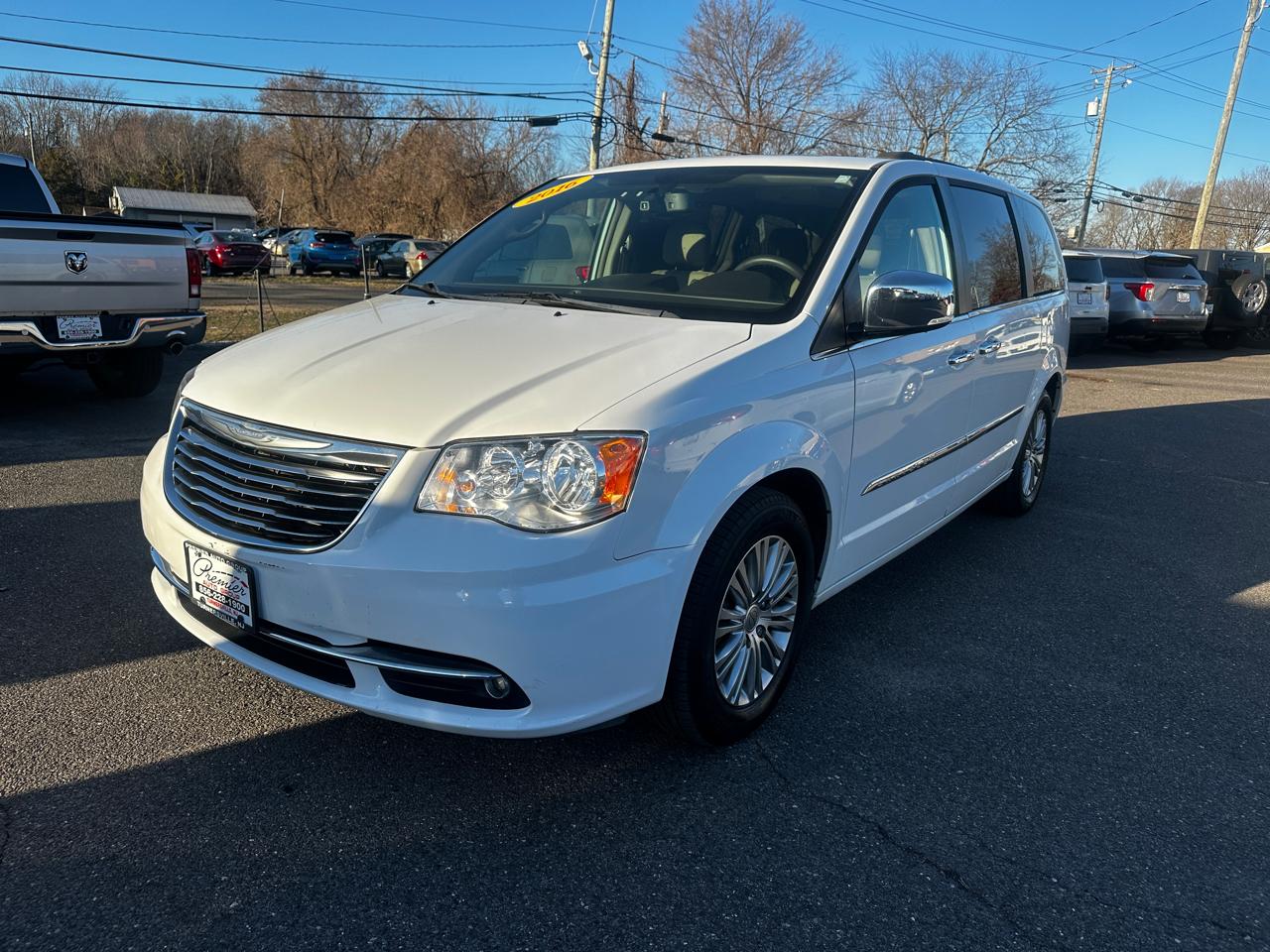 2016 Chrysler Town & Country Touring-L