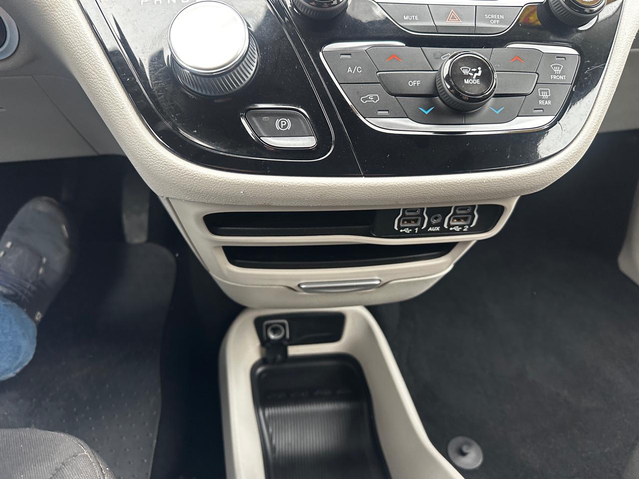 Chrysler Voyager  2022