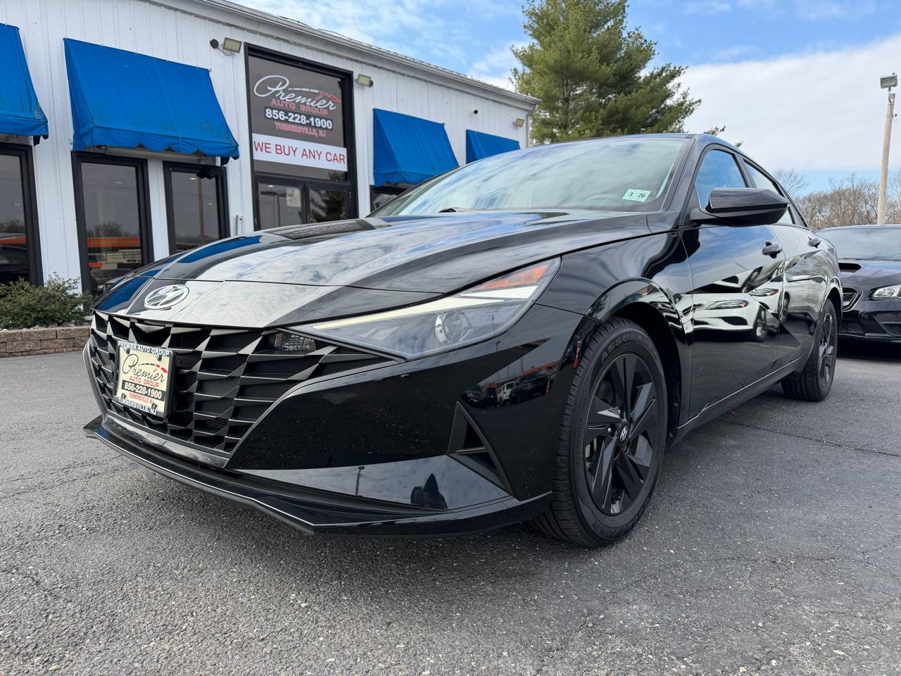 Hyundai Elantra  2021