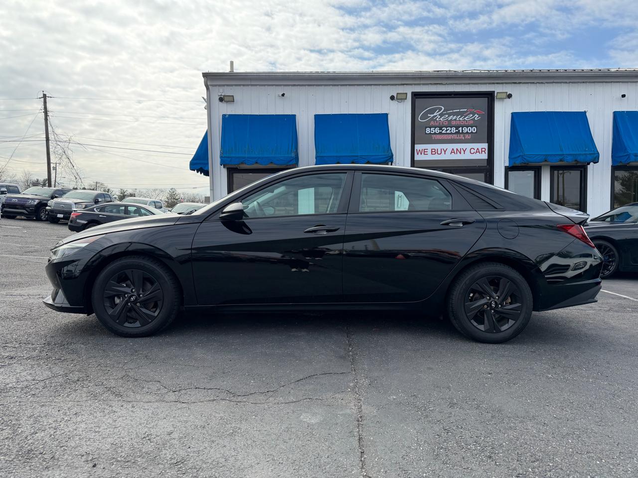 Hyundai Elantra  2021