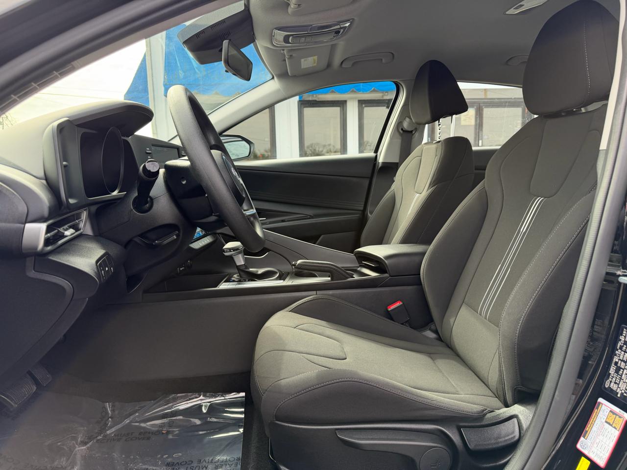 Hyundai Elantra  2021