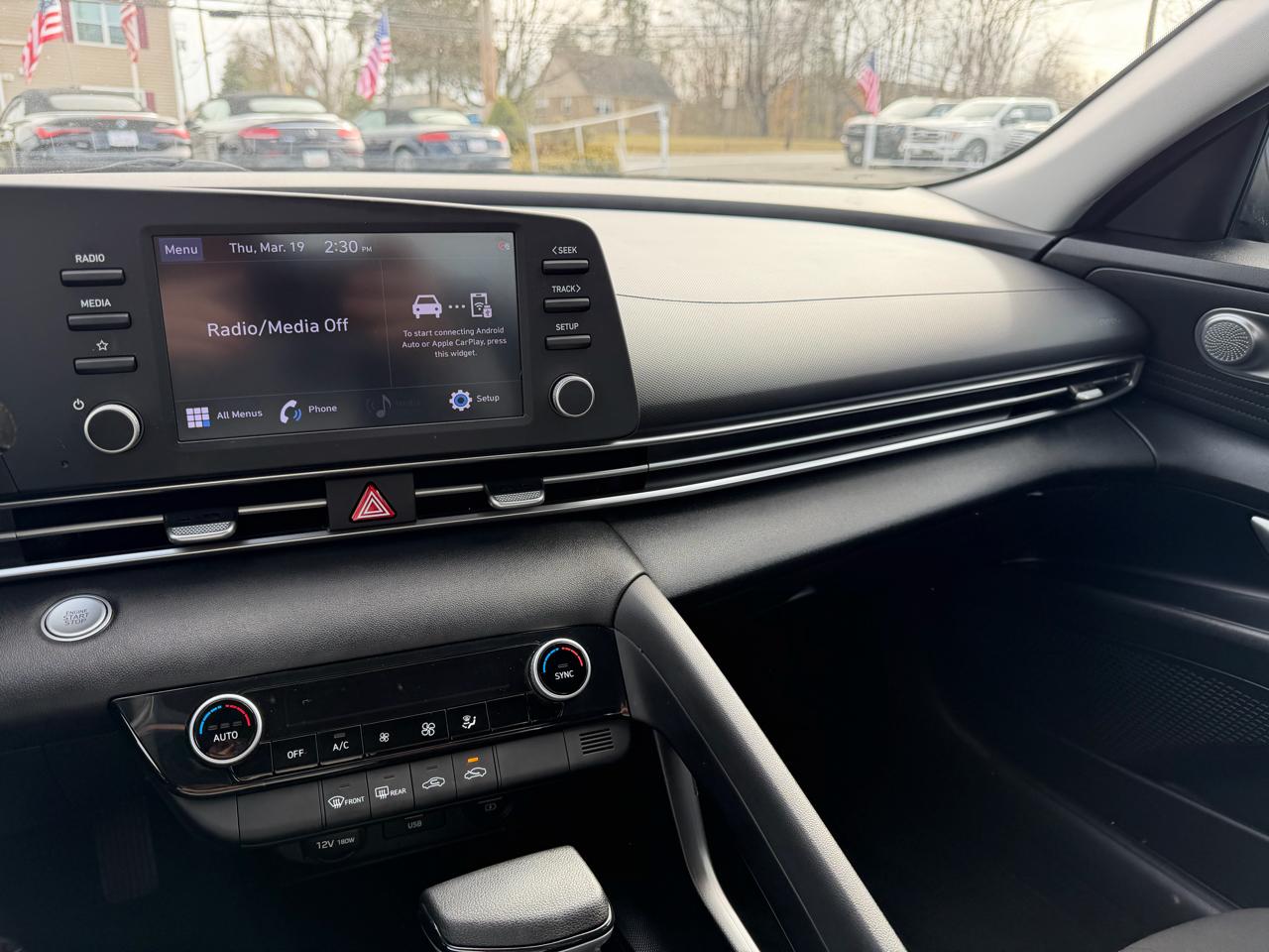 Hyundai Elantra  2021