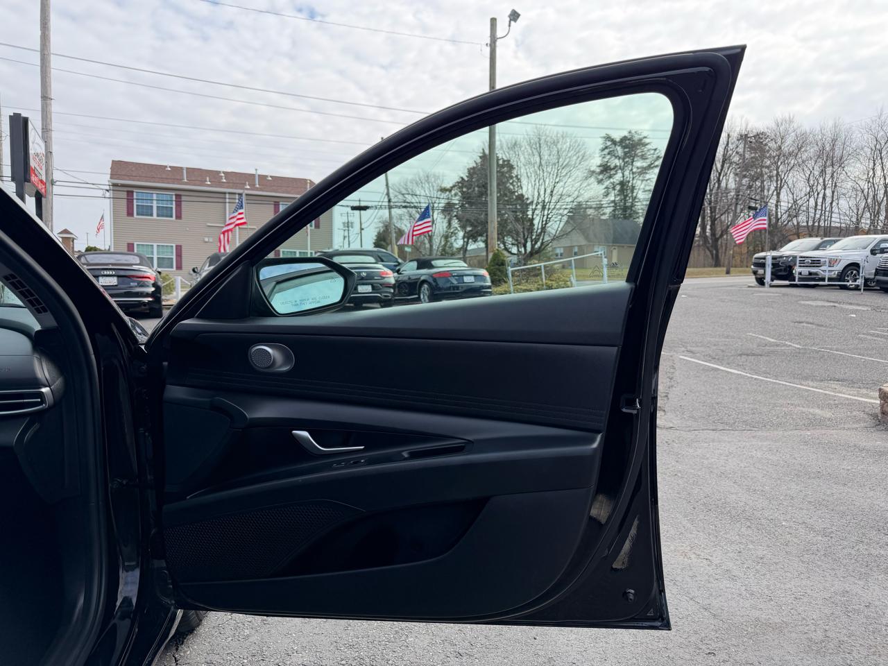 Hyundai Elantra  2021