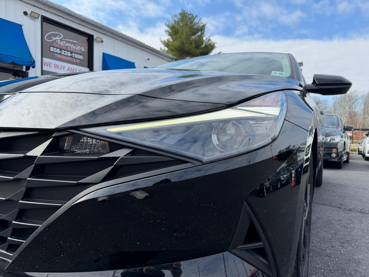 Hyundai Elantra  2021