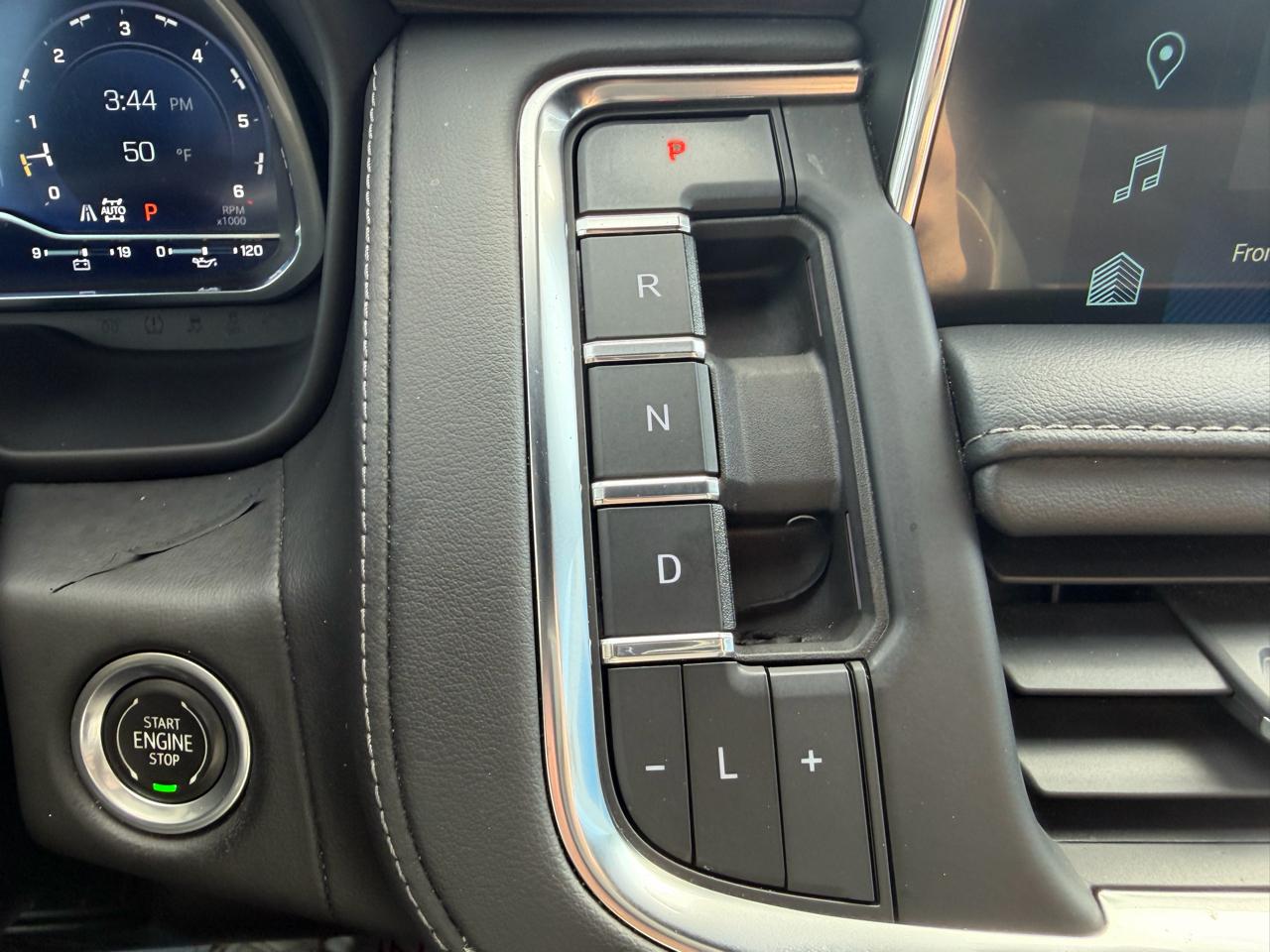 Chevrolet Suburban  2022