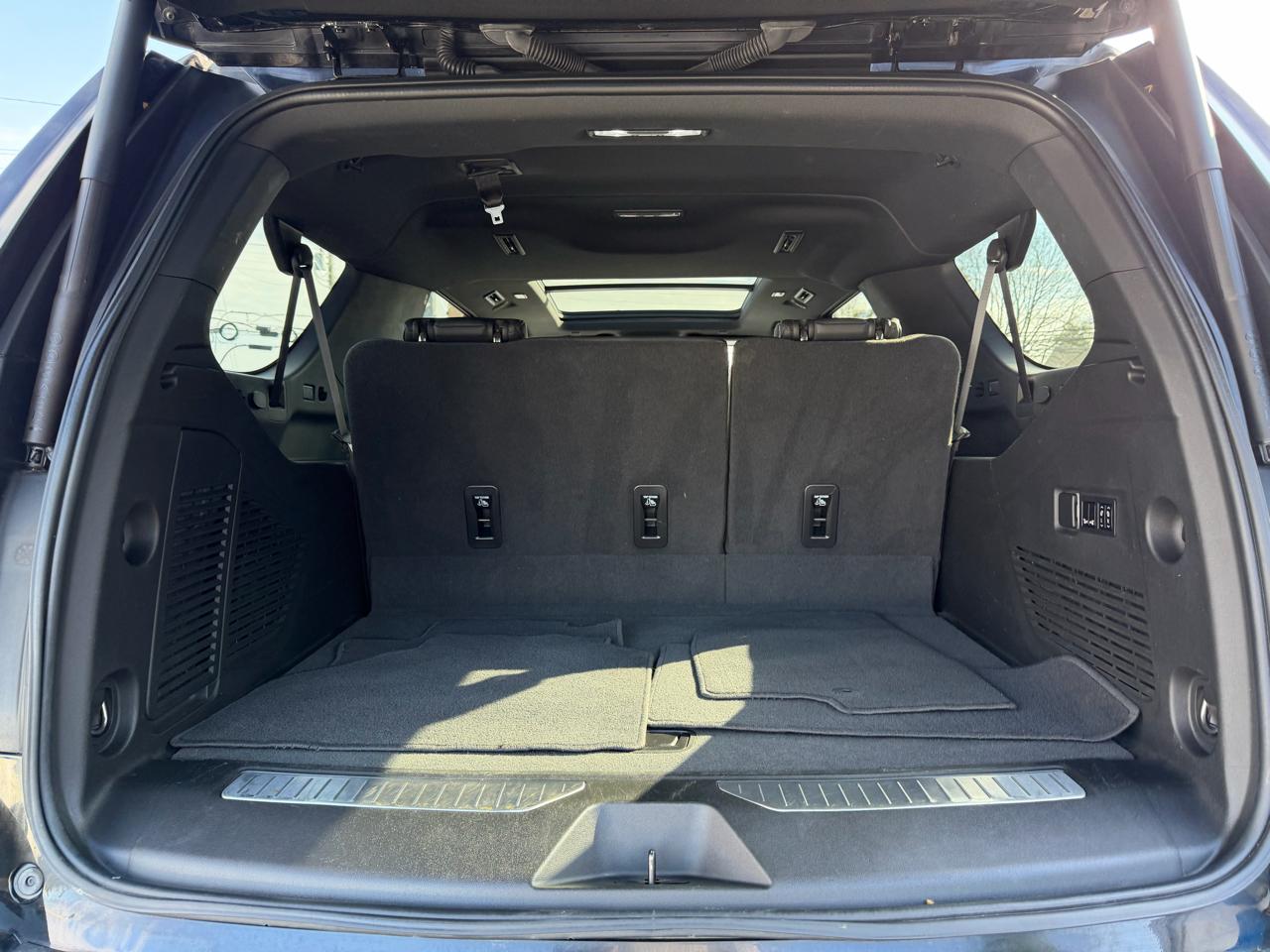 Chevrolet Suburban  2022