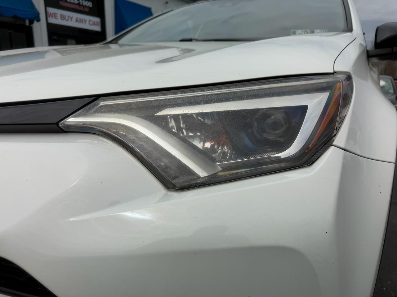 Toyota RAV4  2018