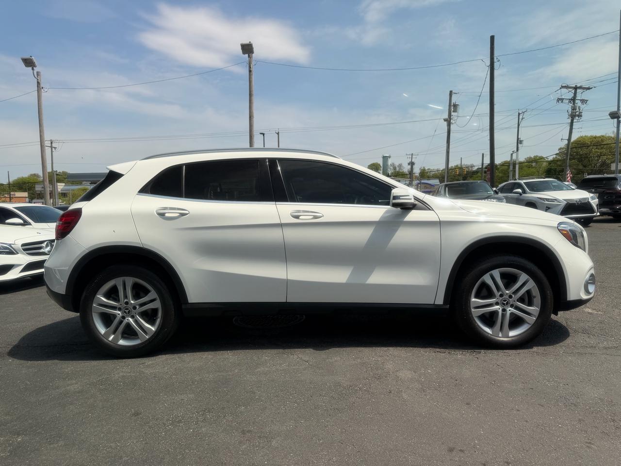 Mercedes-Benz GLA  2020
