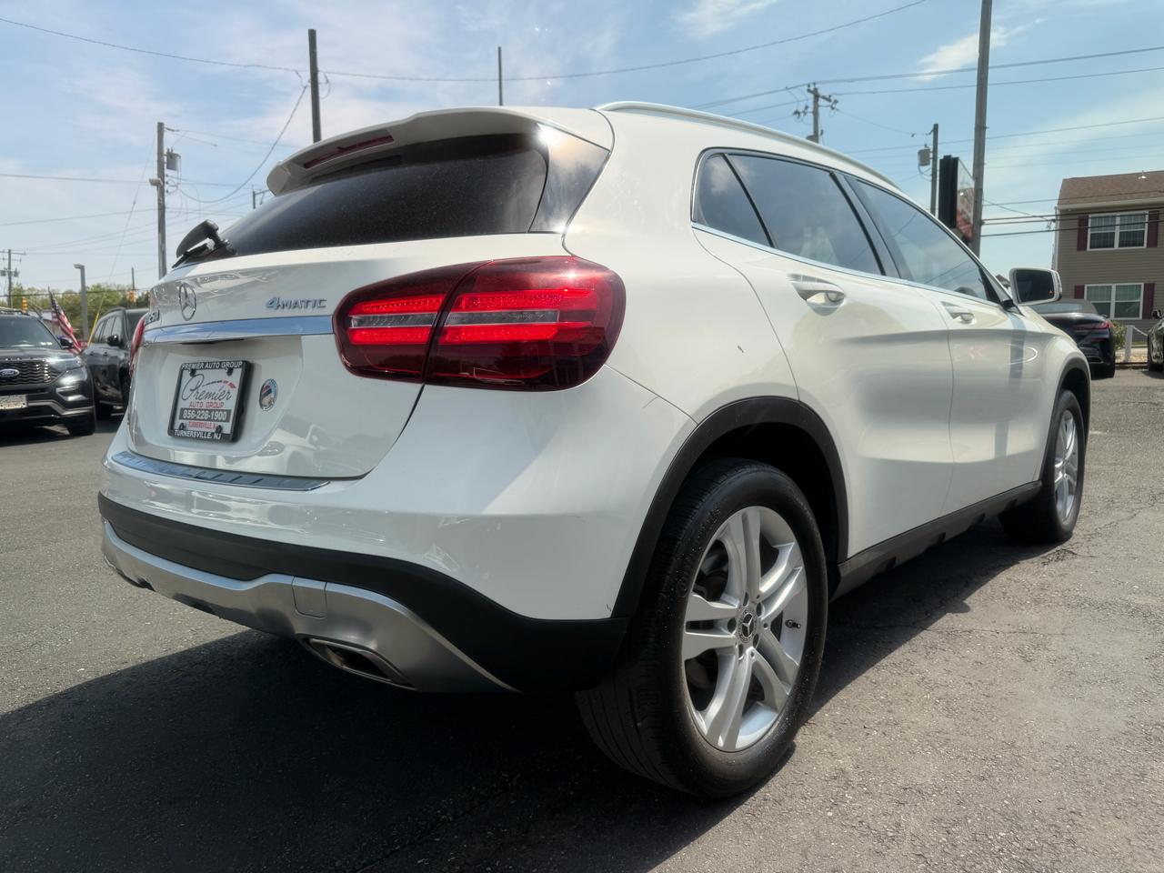 Mercedes-Benz GLA  2020