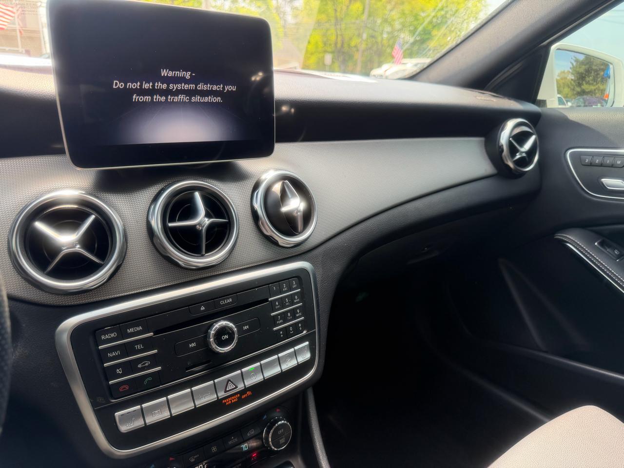 Mercedes-Benz GLA  2020