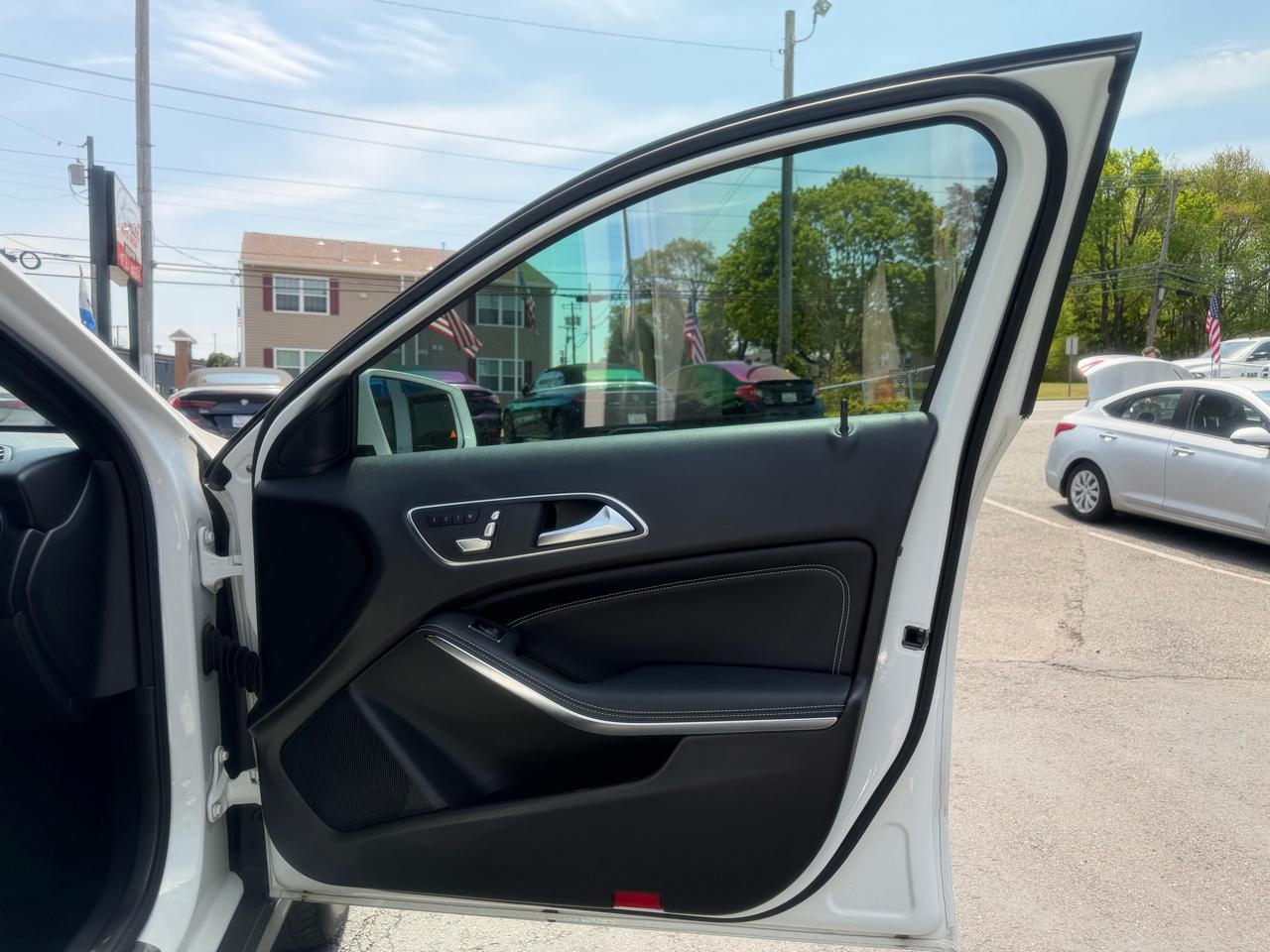 Mercedes-Benz GLA  2020