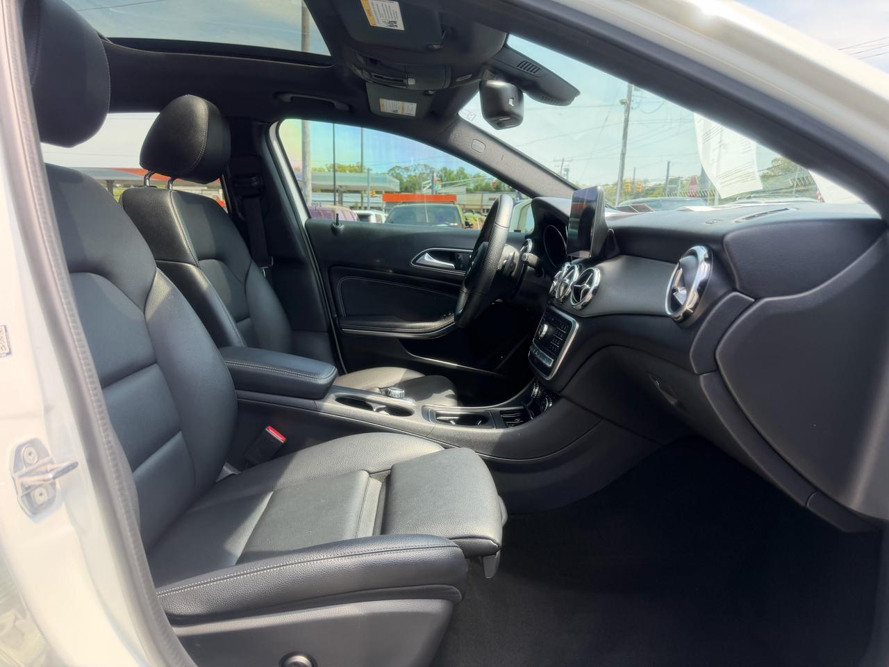 Mercedes-Benz GLA  2020