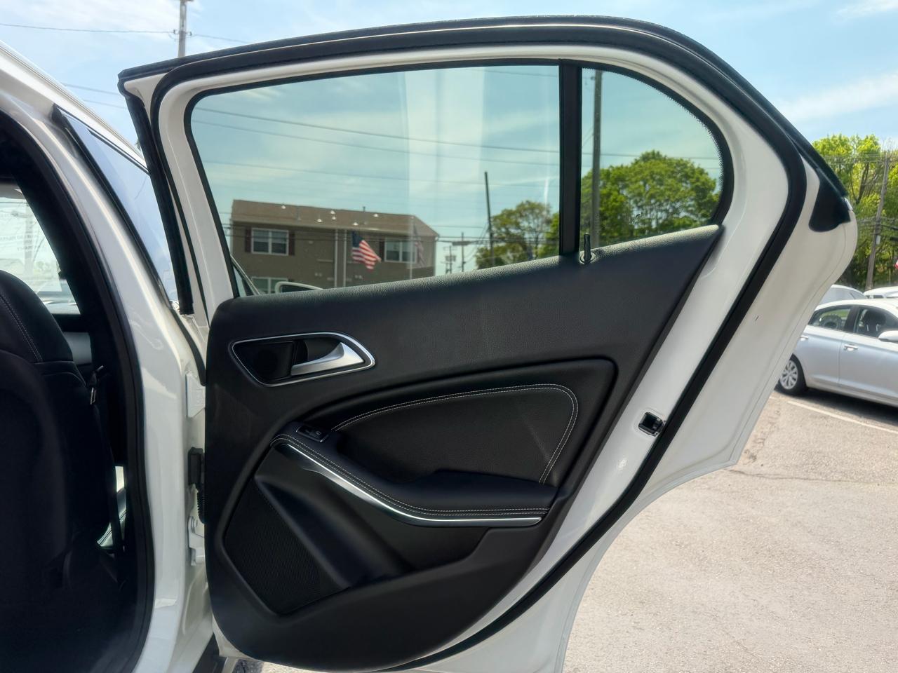 Mercedes-Benz GLA  2020