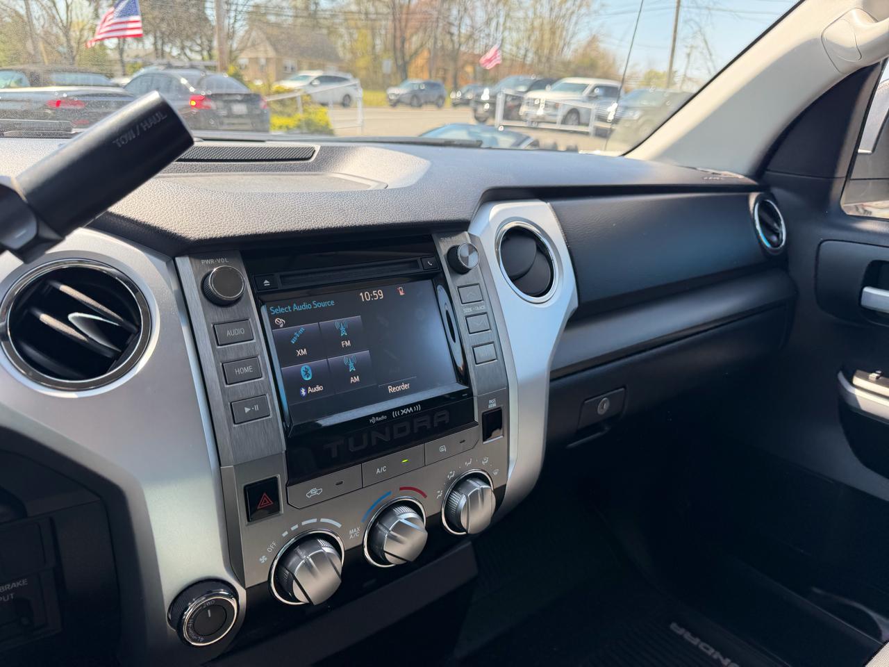 Toyota Tundra 4WD  2018