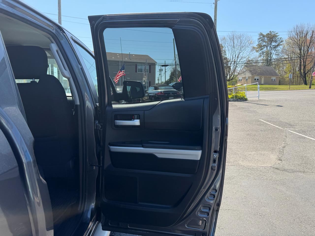 Toyota Tundra 4WD  2018