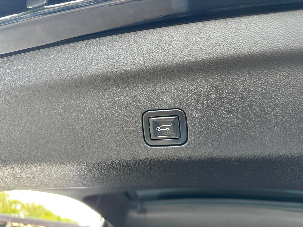 Chevrolet Tahoe  2021