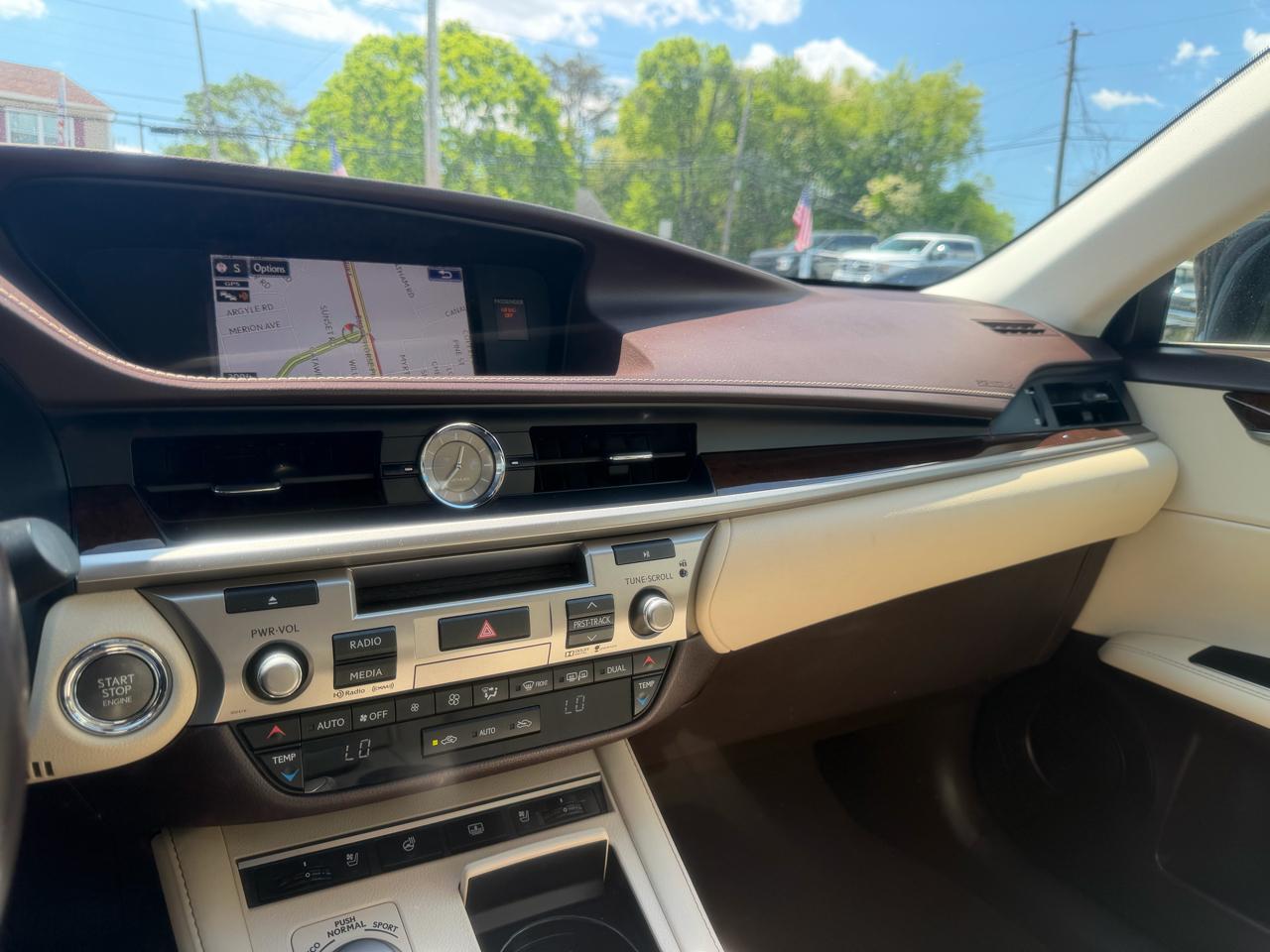 Lexus ES 350  2016