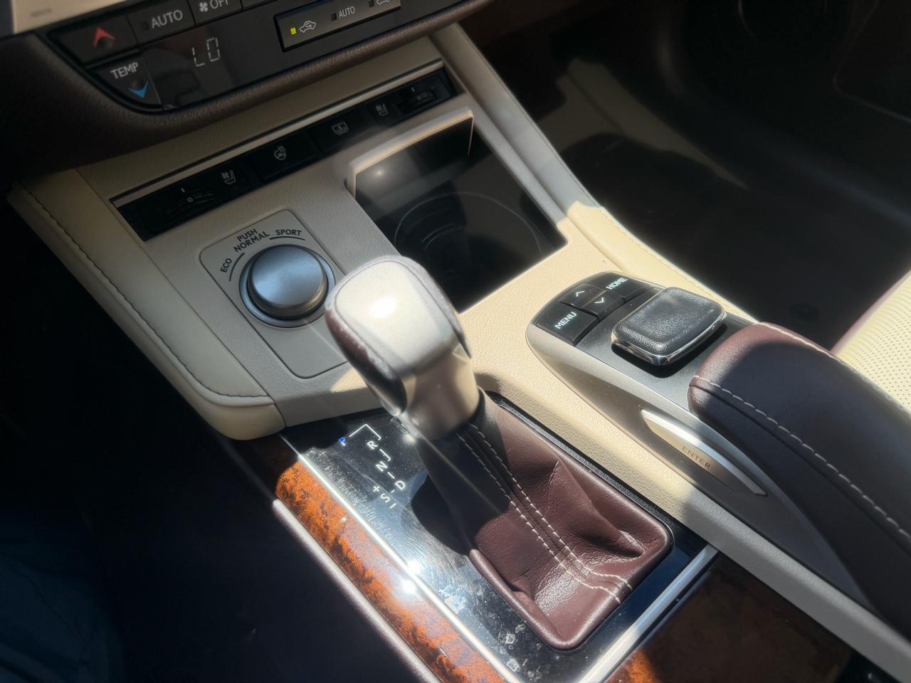 Lexus ES 350  2016
