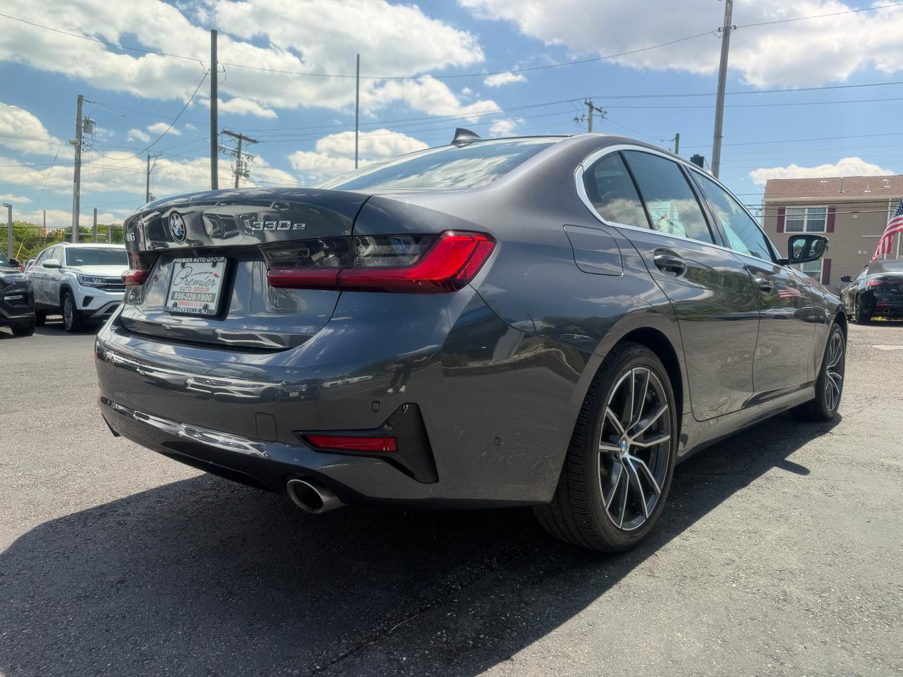 BMW 3 Series  2021