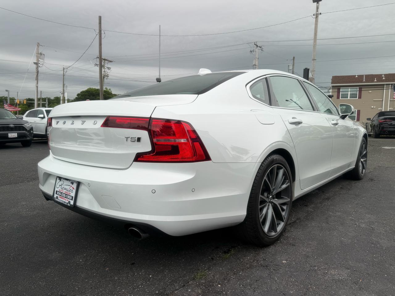 Volvo S90  2018