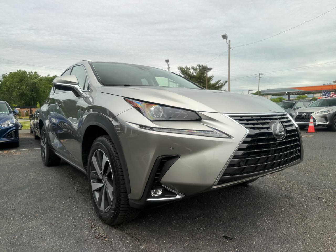 Lexus NX  2020
