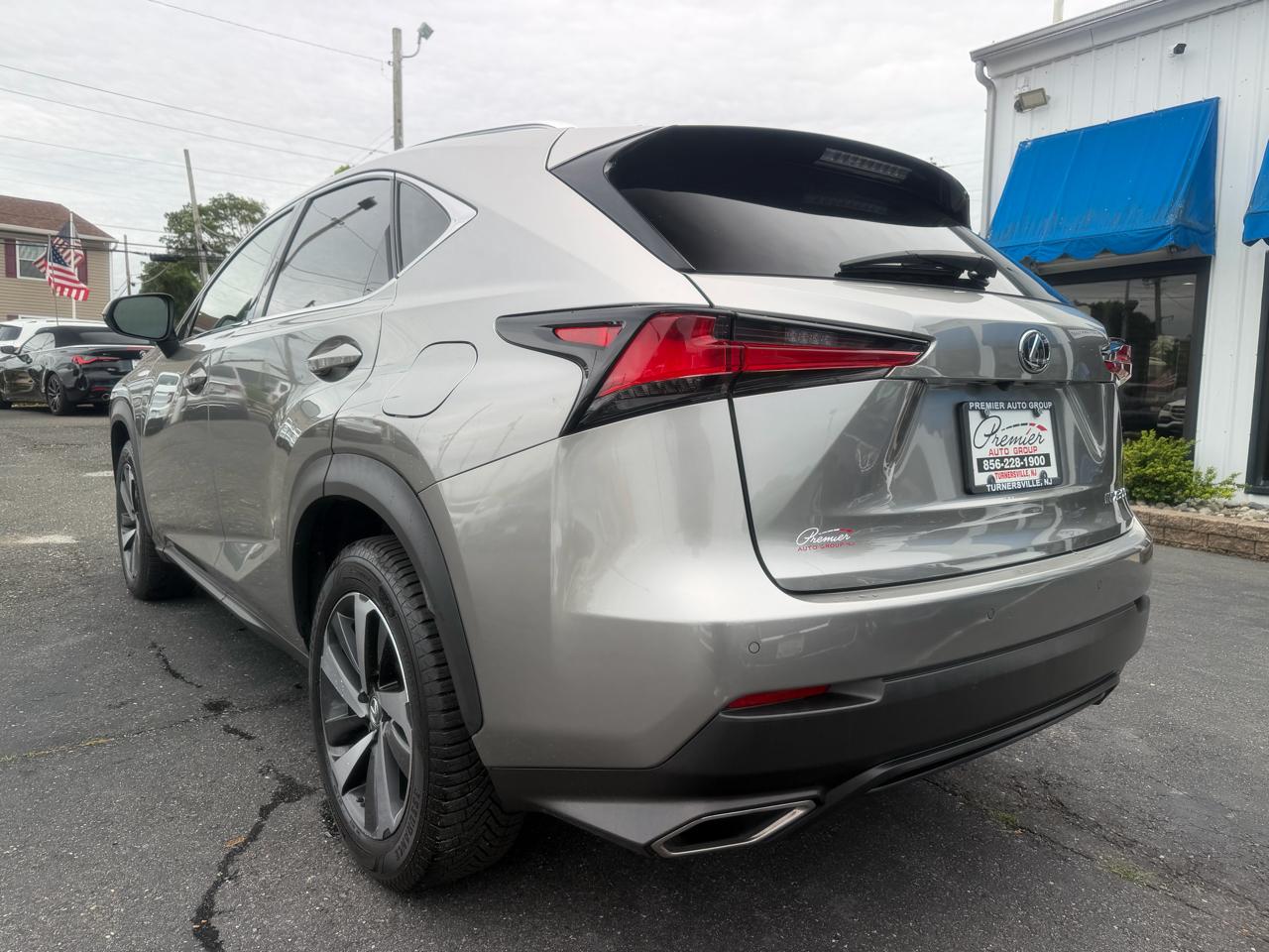 Lexus NX  2020