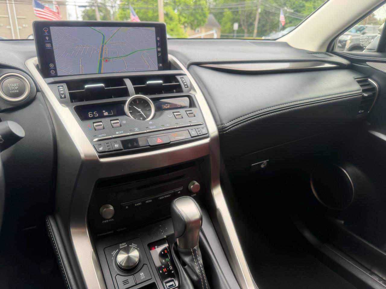 Lexus NX  2020
