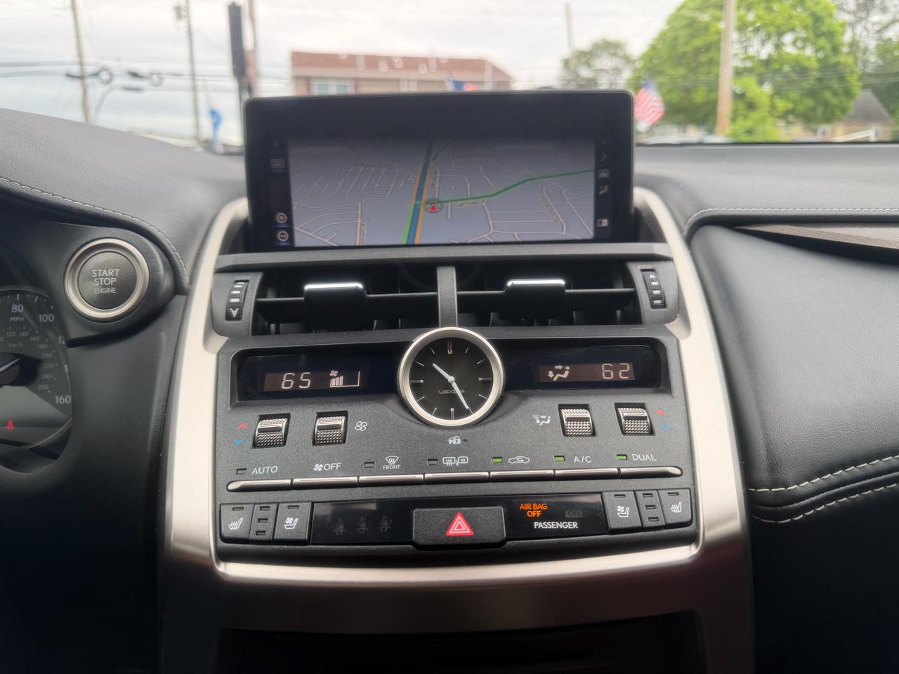 Lexus NX  2020