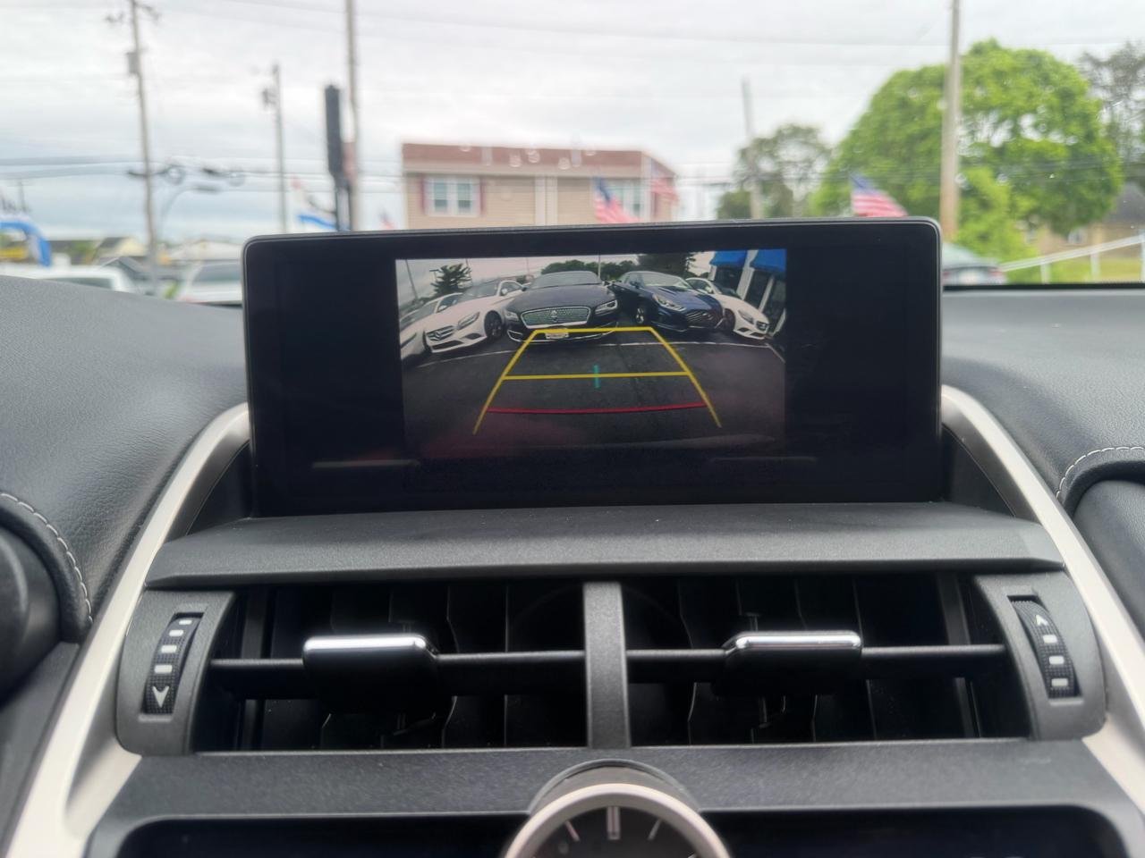 Lexus NX  2020