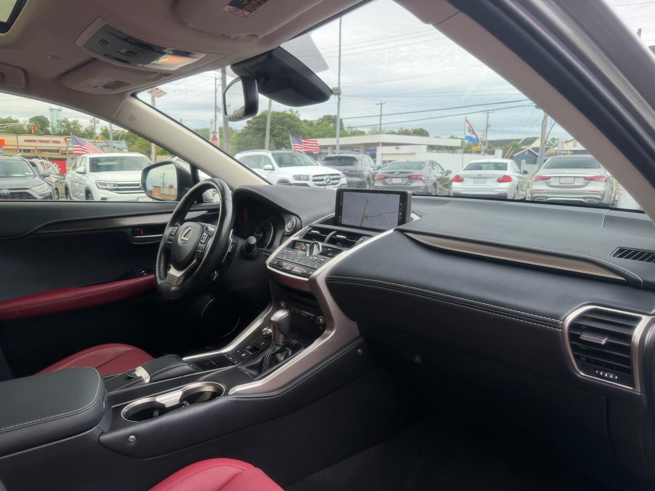 Lexus NX  2020