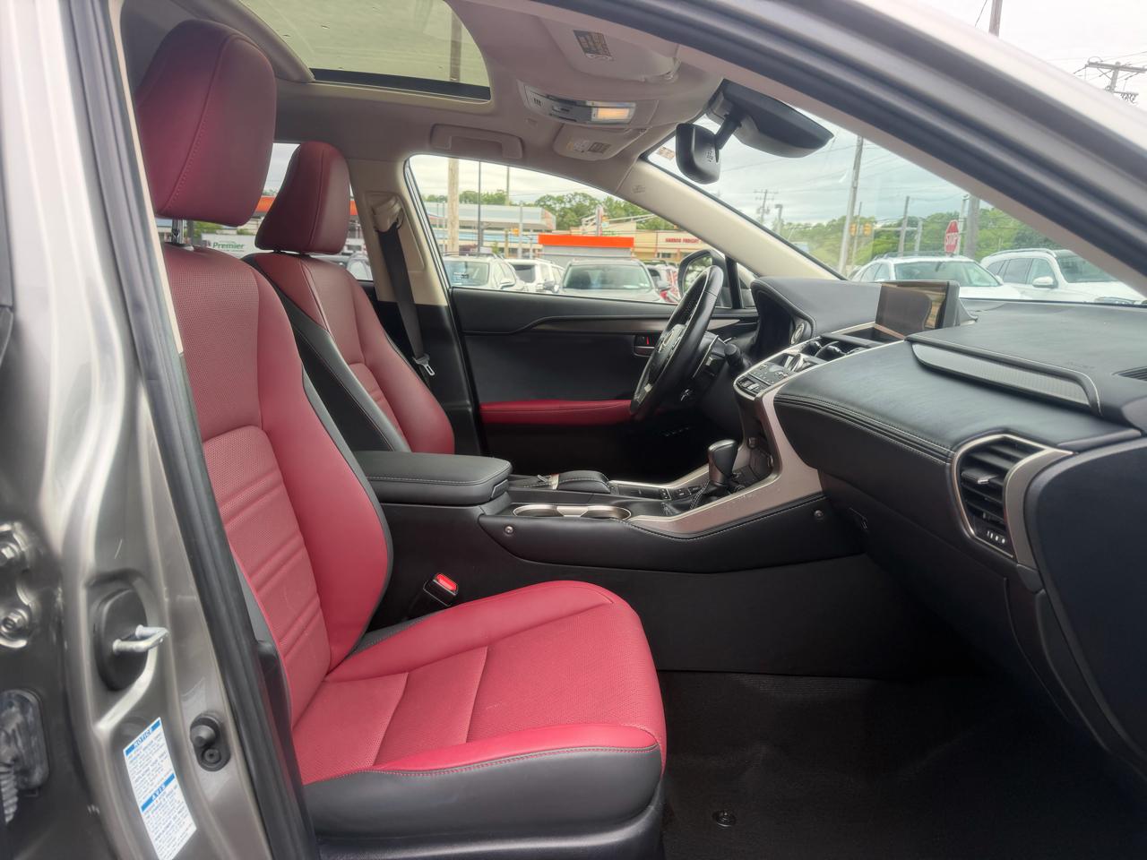 Lexus NX  2020