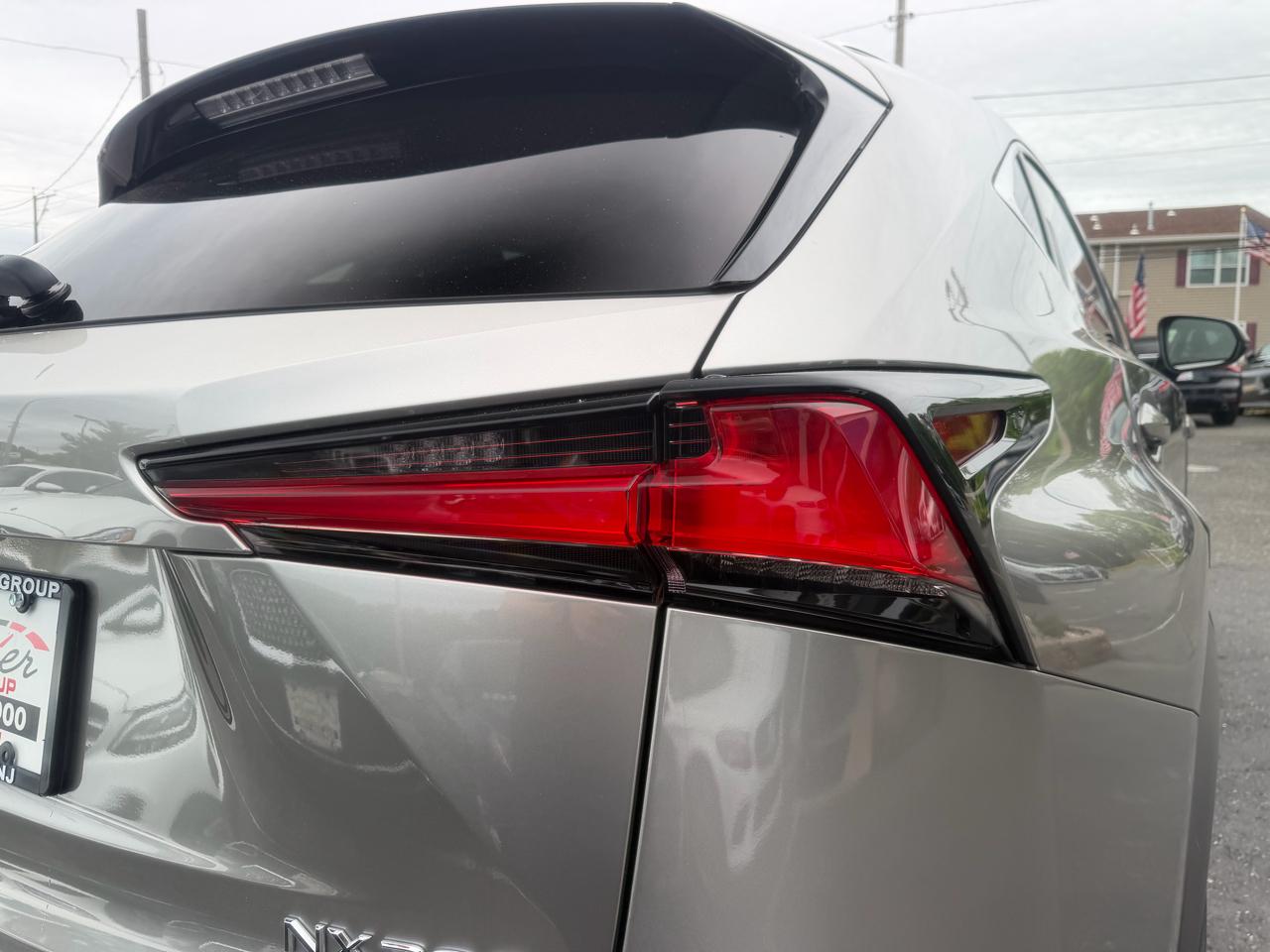 Lexus NX  2020