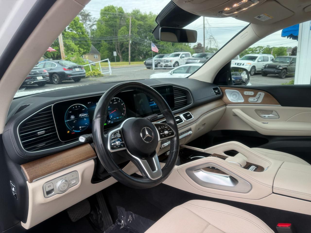 Mercedes-Benz GLS  2021