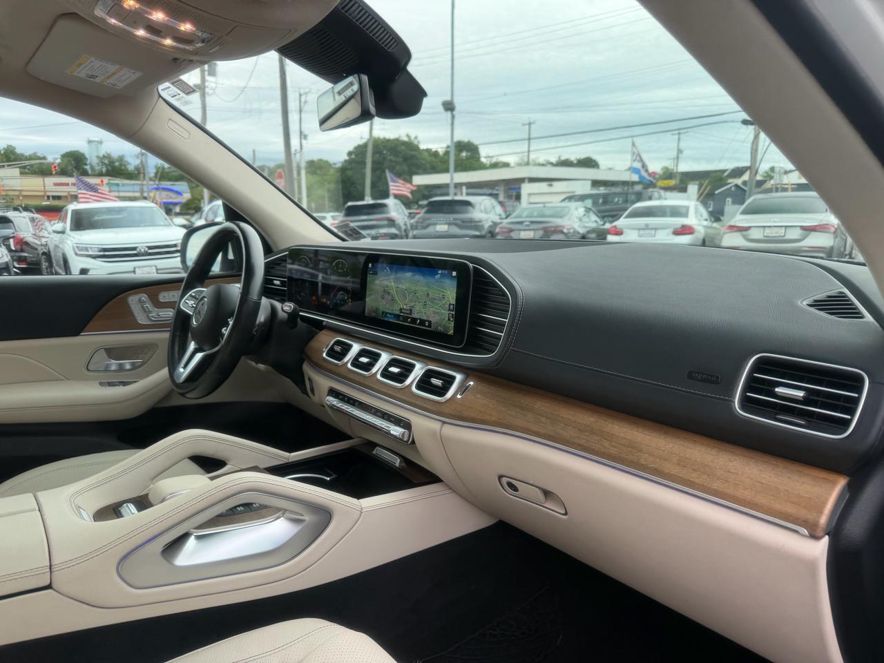 Mercedes-Benz GLS  2021