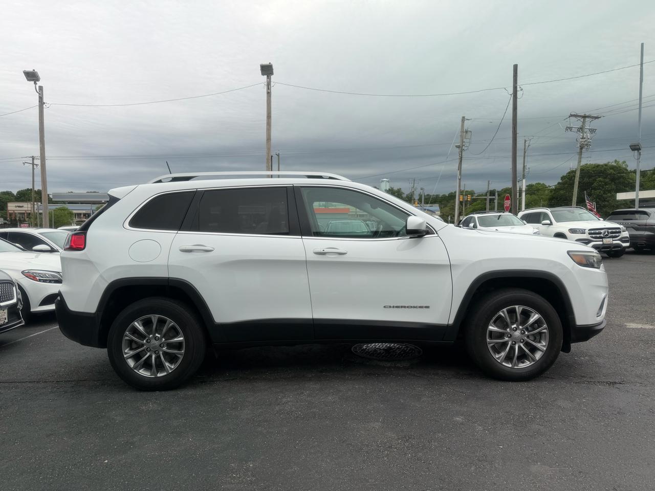 Jeep Cherokee  2021