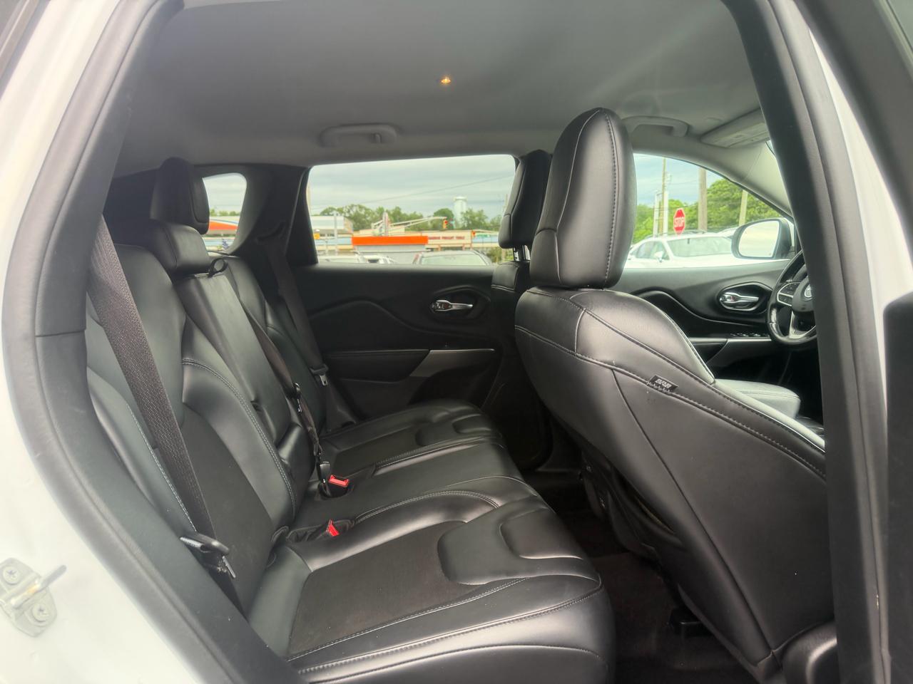 Jeep Cherokee  2021