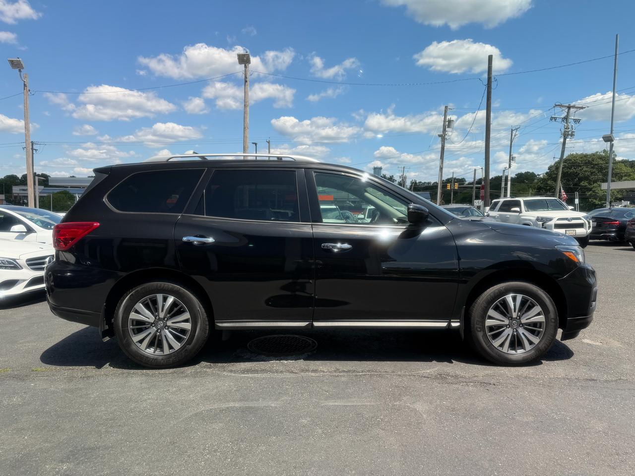Nissan Pathfinder  2019