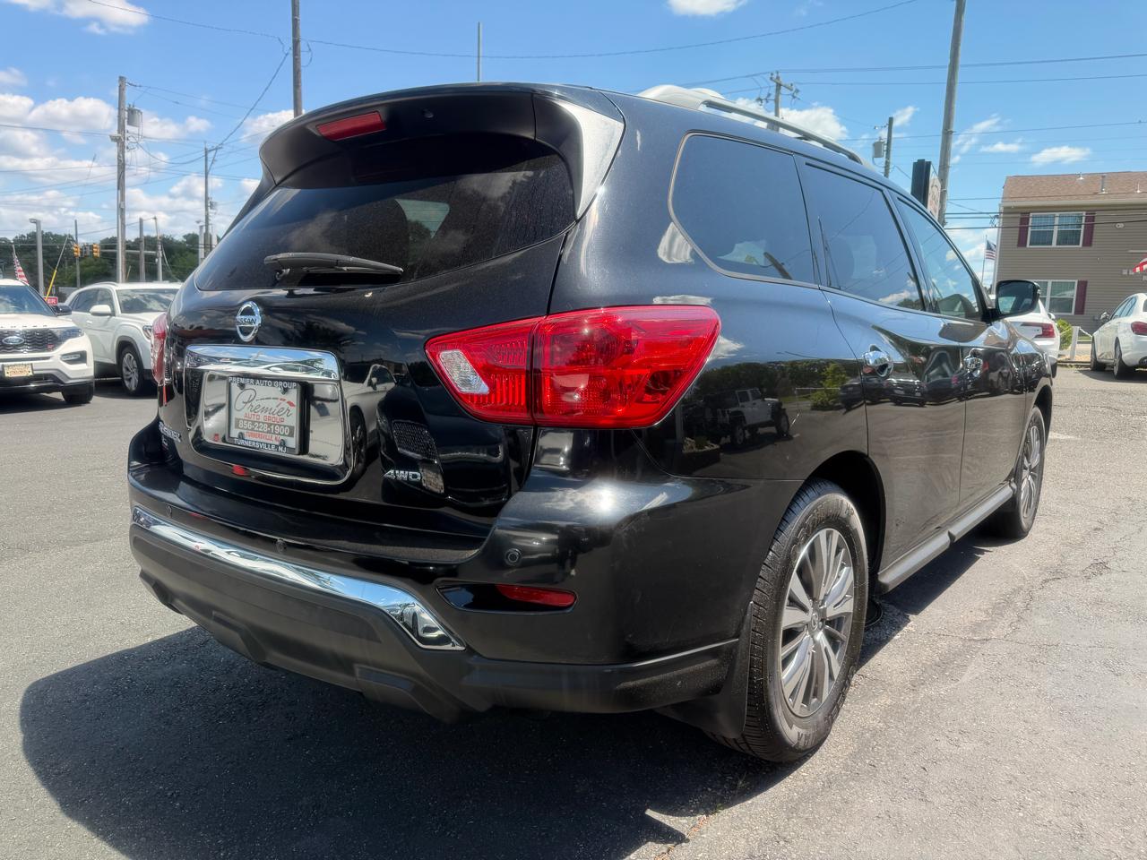 Nissan Pathfinder  2019