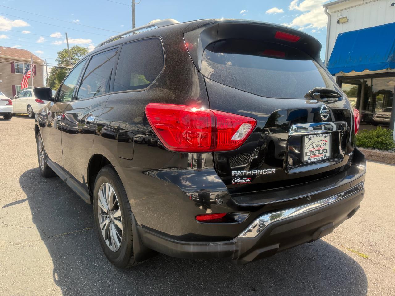 Nissan Pathfinder  2019