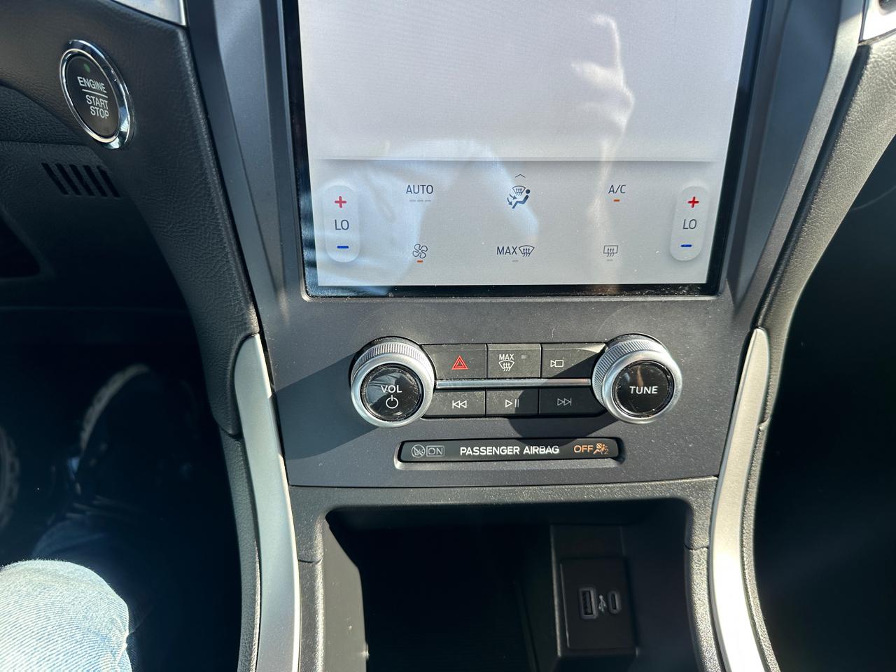 Ford Edge  2021