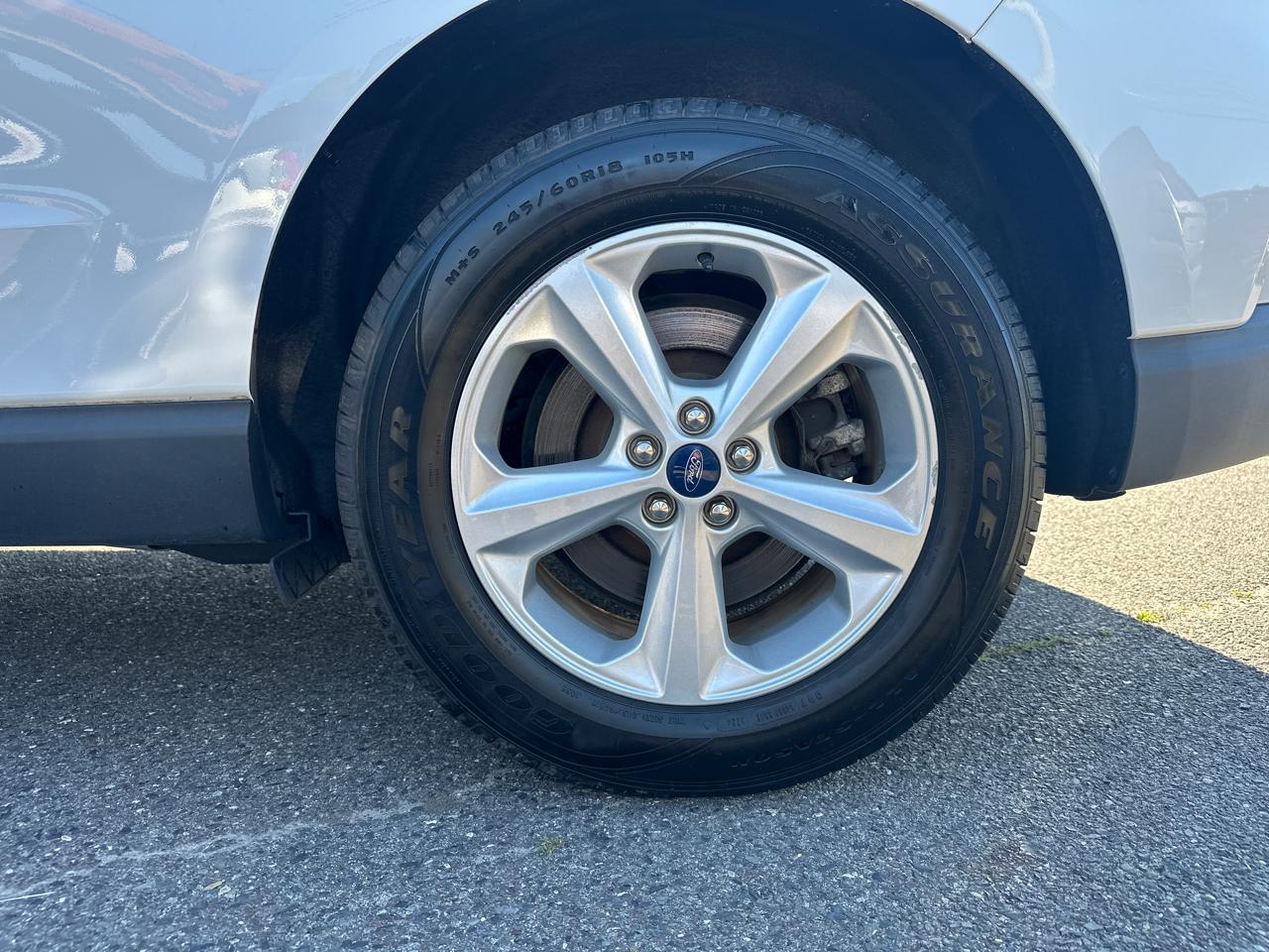 Ford Edge  2021