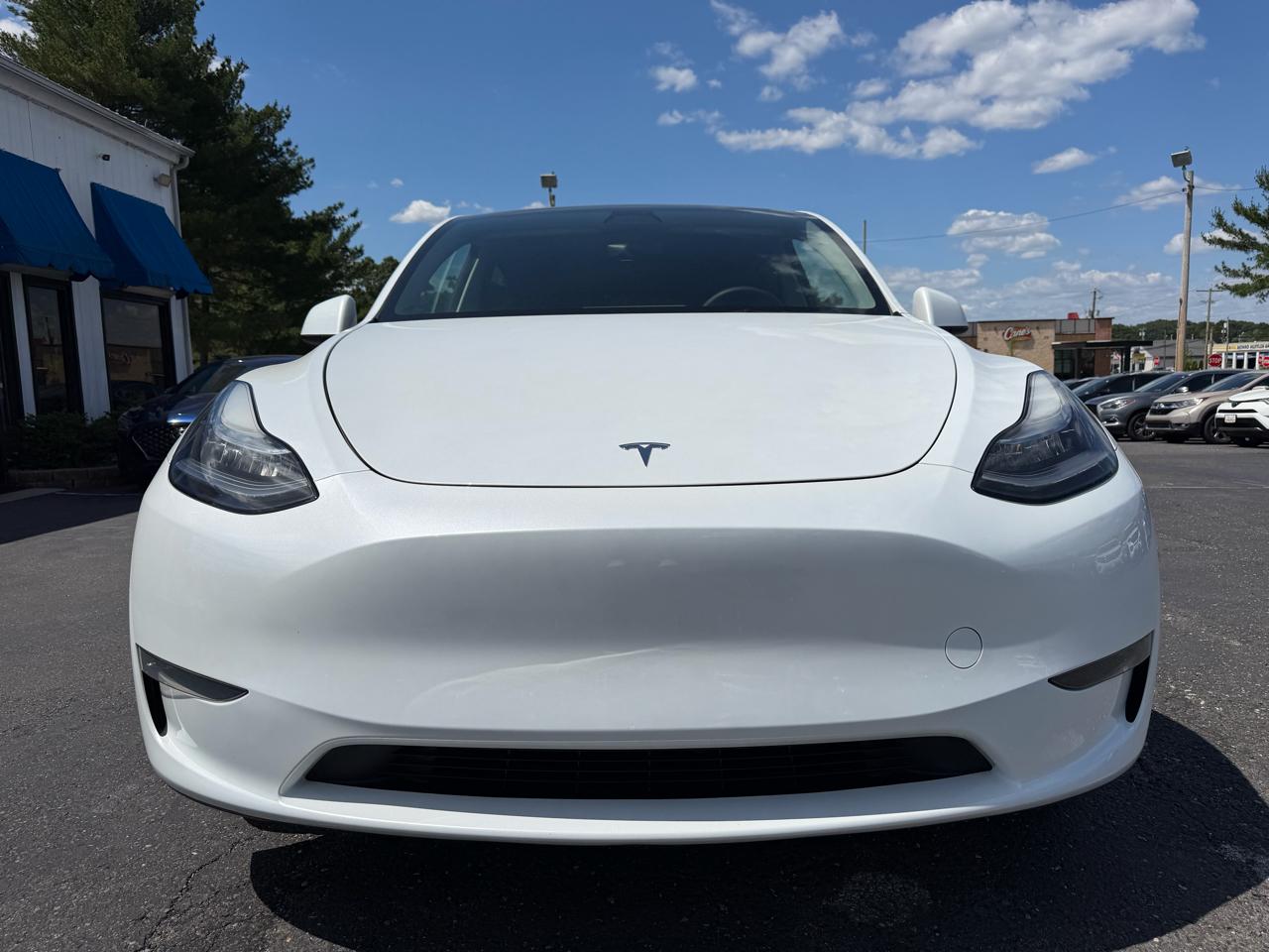 Tesla Model Y  2023