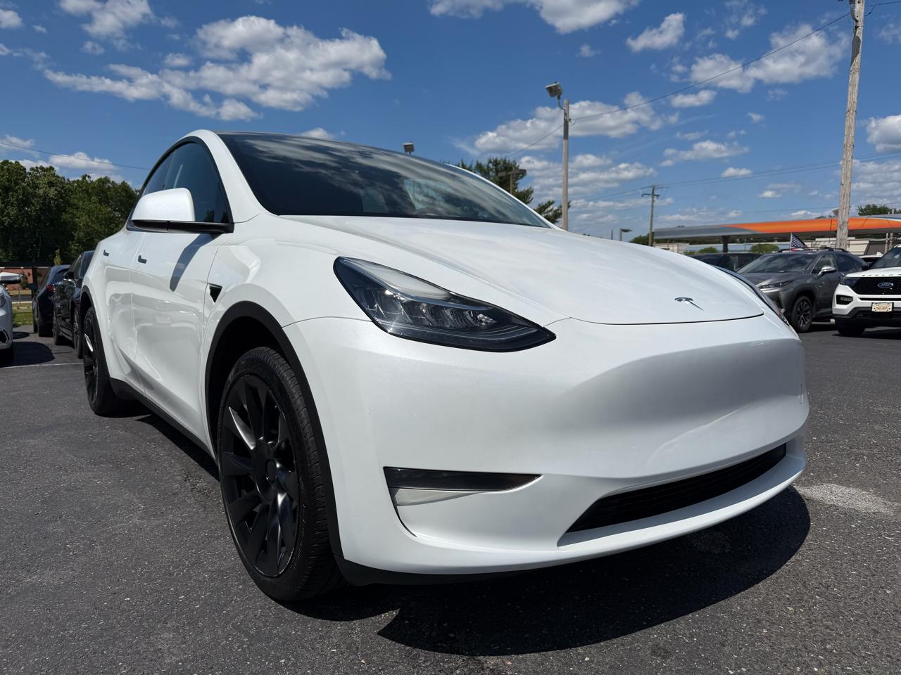 Tesla Model Y  2023
